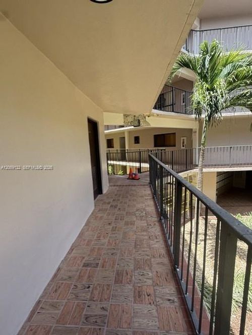 201-8420 Sw 133rd Avenue Rd, Miami, FL, 33183-4562 | Card Image