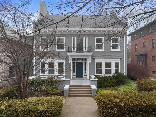 2237 N Lake Drive, Milwaukee, WI, 53202 | Card Image