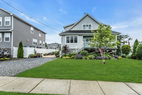 10 Garfield Pl, Massapequa, NY, 11758-7056 | Card Image