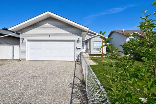9116 104 Ave, Grande Prairie, AB, T8X1E6 | Card Image