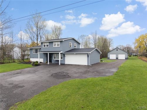 8305 Sandra Ave, Cicero, NY, 13039-8807 | Card Image