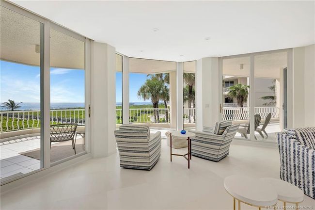 Cozy nook to capture the views! | Image 9