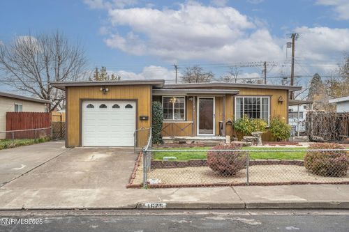 1675 Auburn Way, Reno, NV, 89502-3104 | Card Image