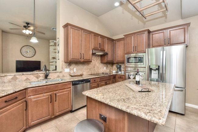 Kitchen | Image 10