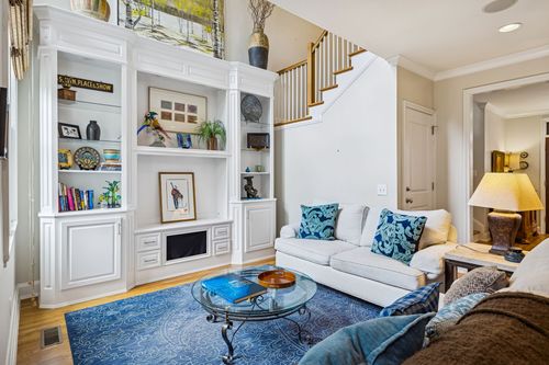 254 Cherokee Station Dr, Nashville, TN, 37209-4970 | Card Image