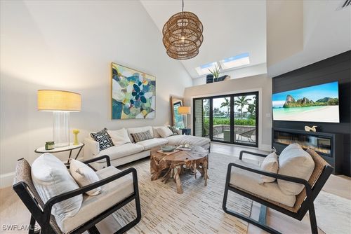 g5-569 Park Shore Dr, NAPLES, FL, 34103-3558 | Card Image