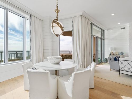 tw2606-801 E Beach Dr, Galveston, TX, 77550-3364 | Card Image