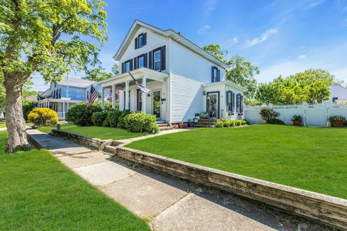 312 5th Ave, Greenport, NY, 11944-1508 | Card Image