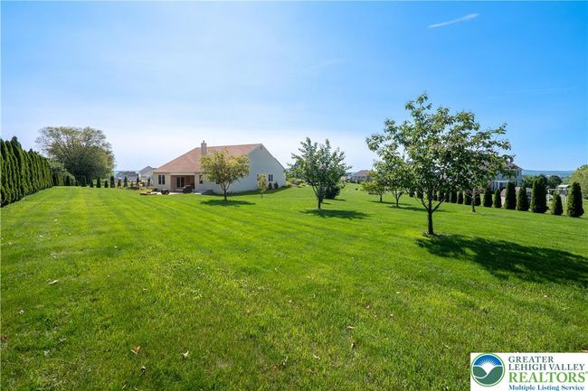 222 Danbury Dr, House other with 3 bedrooms, 3 bathrooms and null parking in Nazareth PA | Image 40