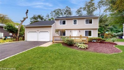 2 Justin Avenue, House other with 4 bedrooms, 3 bathrooms and null parking in Dix Hills NY | Image 1