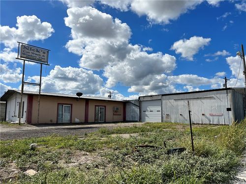 109 S Sun Ave, Freer, TX, 78357-1915 | Card Image