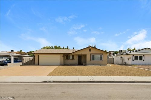 422 Chateau Dr, Henderson, NV, 89002-8323 | Card Image