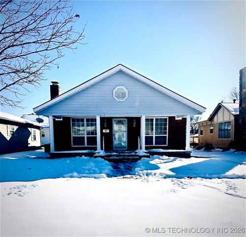 803 W Moore St, Henryetta, OK, 74437-5057 | Card Image