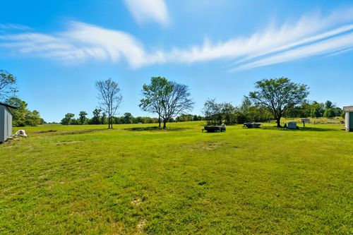 795 White Rd, Portland, TN, 37148-5041 | Card Image