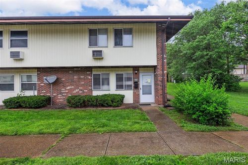 7520 Hazelcrest Dr, Hazelwood, MO, 63042-2204 | Card Image