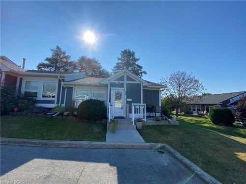 49 Bishop Reding Trail, Hamilton, ON, L9B2L7 | Card Image