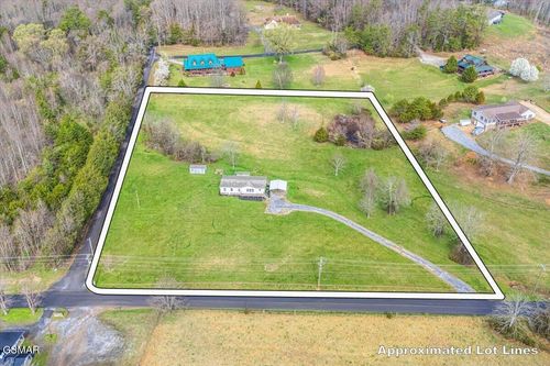 590 Mcgaha Chapel Rd, Cosby, TN, 37722-3405 | Card Image