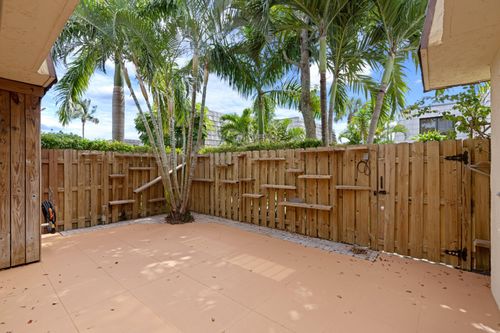 2327 Waterside Dr, Lake Worth, FL, 33461-2549 | Card Image