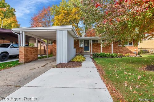 881 Brooklawn Dr, Troy, MI, 48084-2622 | Card Image