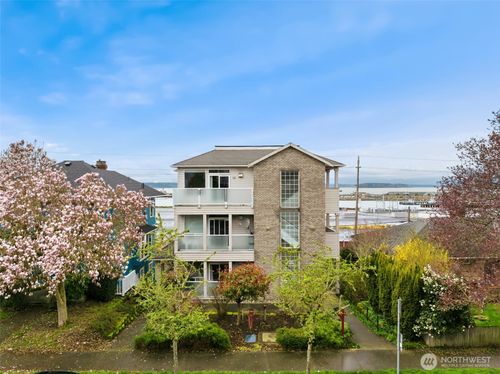 apt-303-2420 Grand Ave, Everett, WA, 98201-5707 | Card Image