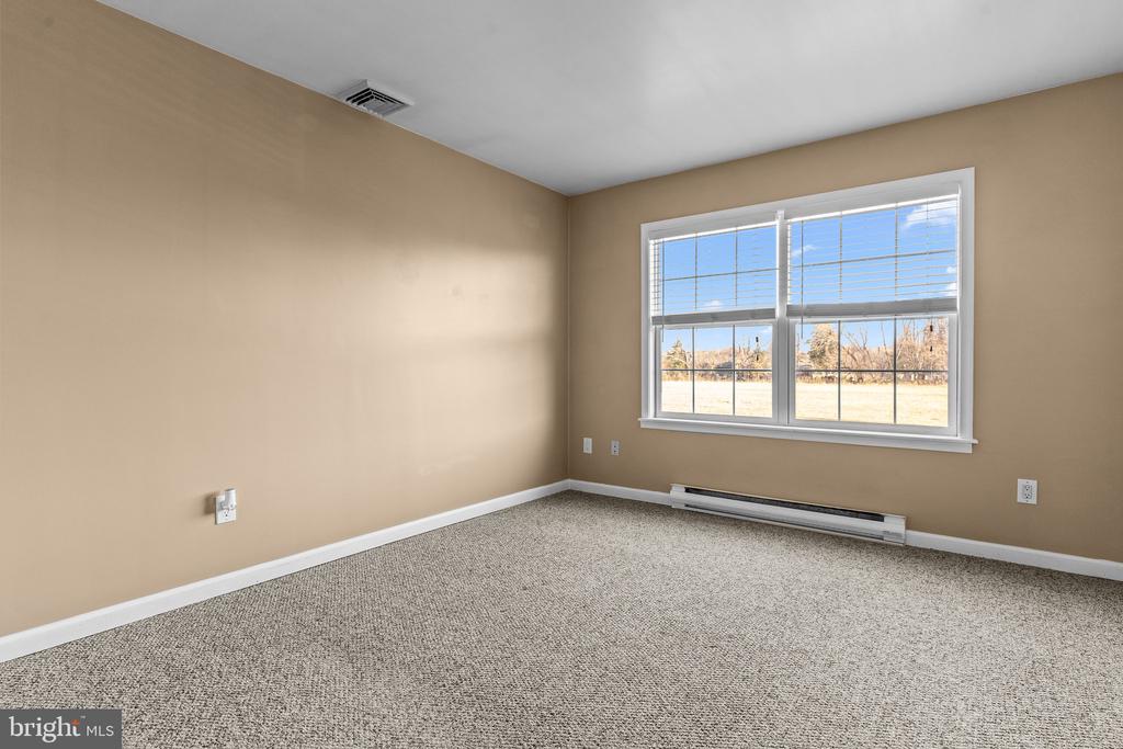 Residential Lease in OTTSVILLE 4