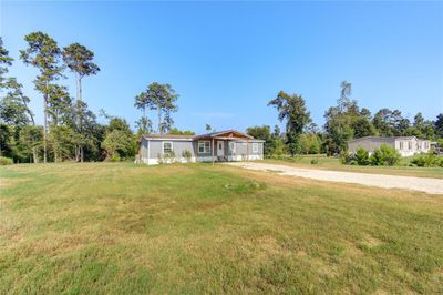 814 Road 5202, House other with 3 bedrooms, 2 bathrooms and null parking in Cleveland TX | Image 3