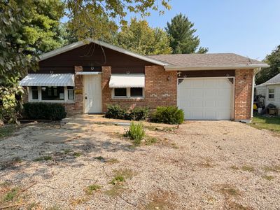 223 Avenue E, House other with 2 bedrooms, 1 bathrooms and 1 parking in Rock Falls IL | Image 1