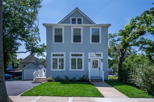 118 Pershing Avenue, New Rochelle, NY, 10801 | Card Image