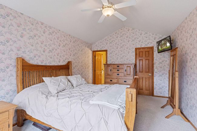 Upper level primary suite | Image 20
