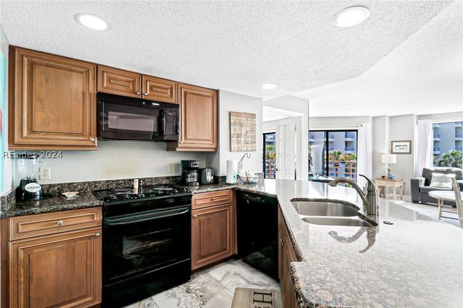 APT-1209 - 1 Ocean Ln, Condo with 2 bedrooms, 2 bathrooms and null parking in Hilton Head Island SC | Image 9