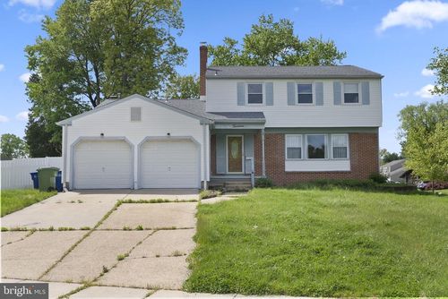 13 Village Ave, MARLTON, NJ, 08053-1811 | Card Image