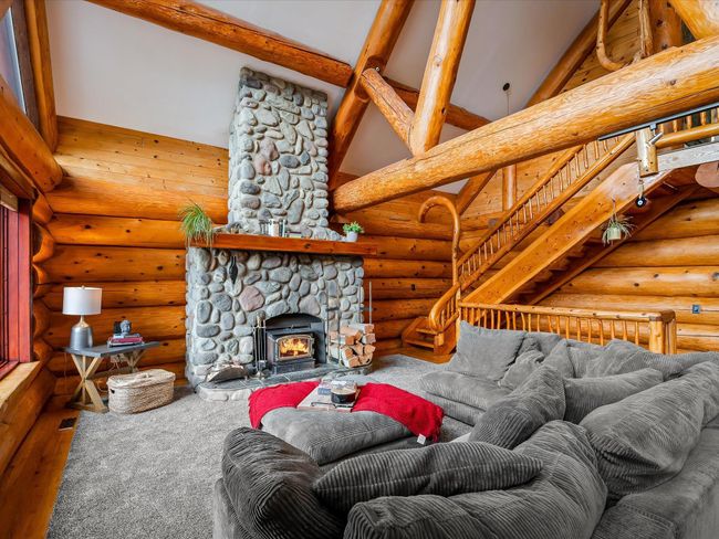 40518 Thunderbird Ridge, House other with 5 bedrooms, 3 bathrooms and 4 parking in Squamish BC | Image 5