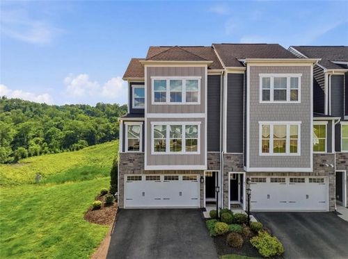 600 Spruce Ln, Canonsburg, PA, 15317-2452 | Card Image