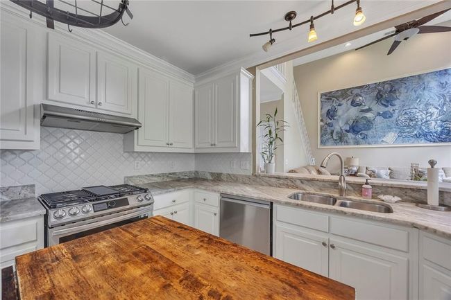 225 Ruby Forest Pkwy, House other with 4 bedrooms, 3 bathrooms and 5 parking in Suwanee GA | Image 13