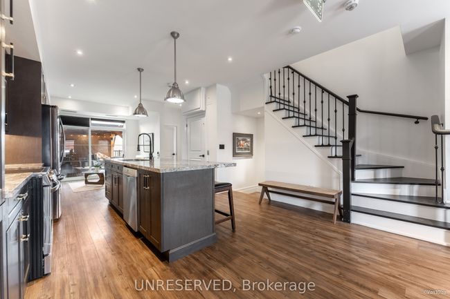 209 - 17 Baldwin St, Condo with 3 bedrooms, 3 bathrooms and null parking in Whitby ON | Image 4