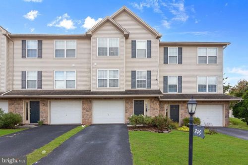240 Fisher Dr, YORK, PA, 17404-8565 | Card Image