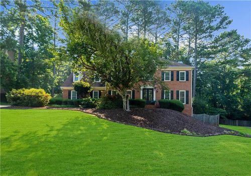 11111 Linbrook Ln, Johns Creek, GA, 30097-1700 | Card Image