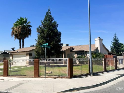 412 Leeta St, Bakersfield, CA, 93307-2992 | Card Image