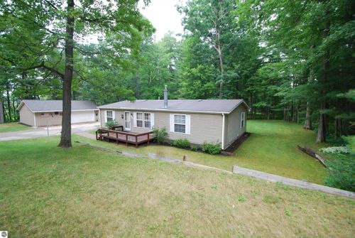2-2310 Oak Trl, West Branch, MI, 48661 | Card Image