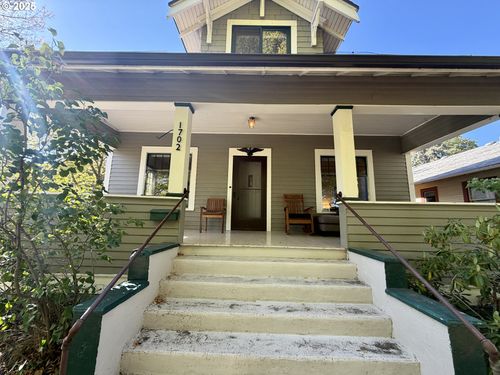 1702 Cedar St, La Grande, OR, 97850-1516 | Card Image