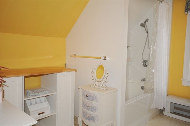 9 15 Th St, House other with 3 bedrooms, 2 bathrooms and 4 parking in Onset MA | Image 16
