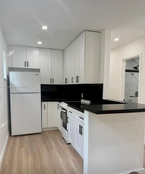 apt-4-7521 Ne 2nd Ct, Miami, FL, 33138-4958 | Card Image