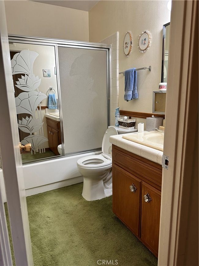 Bathroom 2 | Image 8