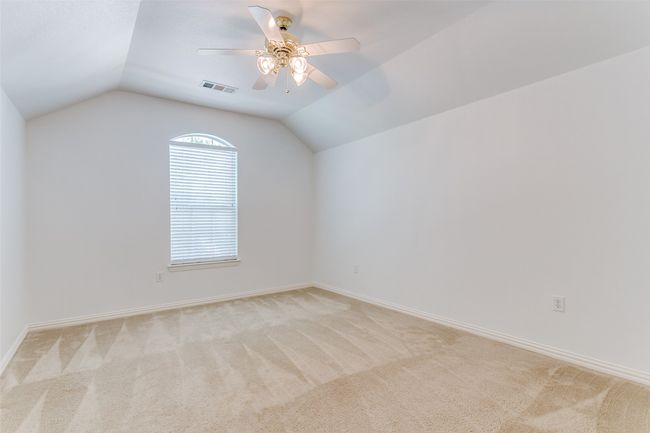 Secondary bedroom with great closet! | Image 17