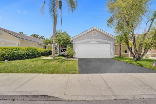 2702 Arborwood Rd, Davie, FL, 33328-6910 | Card Image