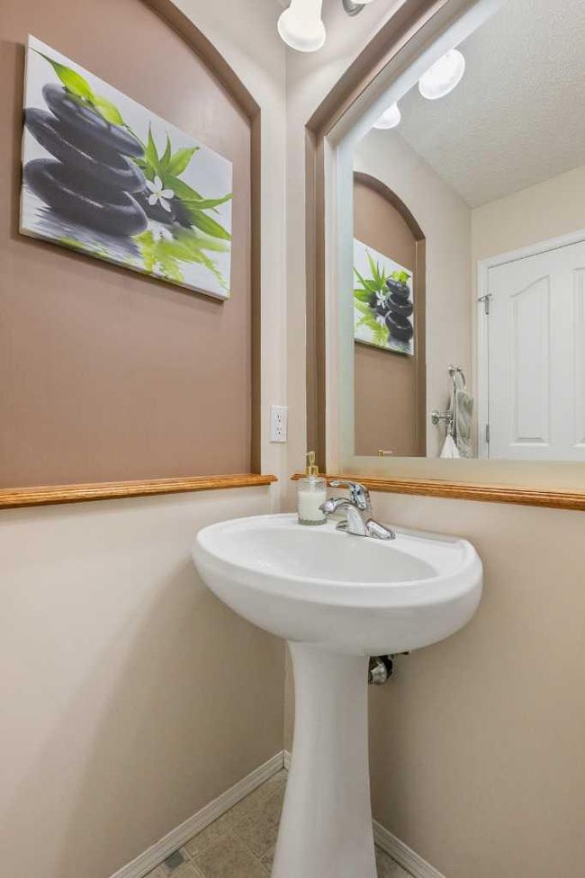 226 Everwillow Close Sw, House other with 5 bedrooms, 4 bathrooms and 4 parking in Calgary AB | Image 18