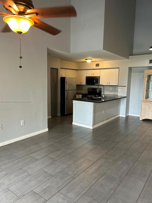 apt-303-1755 Village Blvd, West Palm Beach, FL, 33409-2071 | Card Image