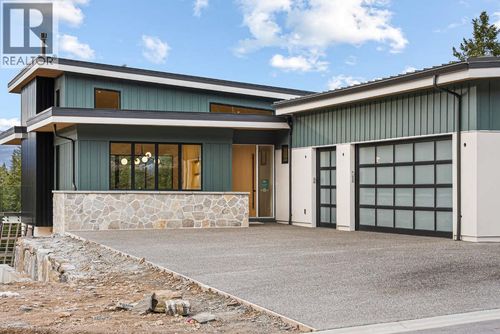 862 Predator Ridge Drive, Vernon, BC, V1H1G4 | Card Image
