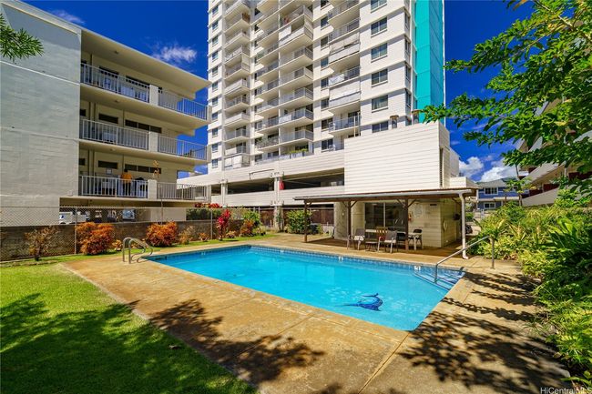 Throw a pool party or use the meeting room | Image 22