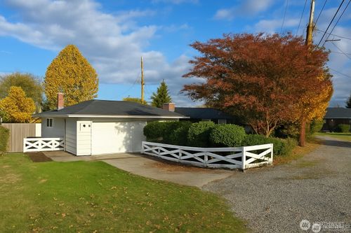 11144 Woodward Avenue S, Seattle, WA, 98178 | Card Image